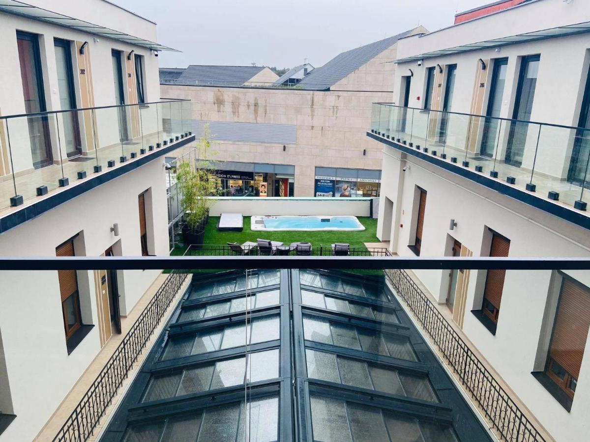 La Pergola & Prestige Panzio Guest house