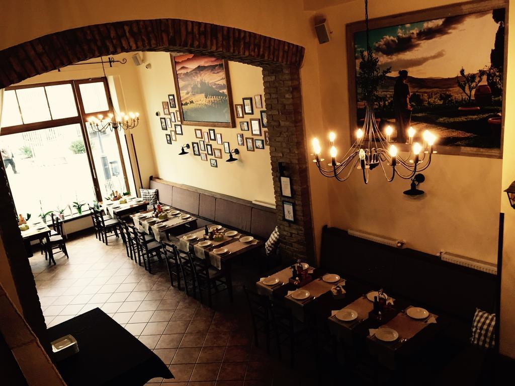 Guest house La Pergola & Prestige Panzio